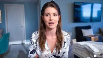 Amanda Cerny Wishes Muslims On Ramadan