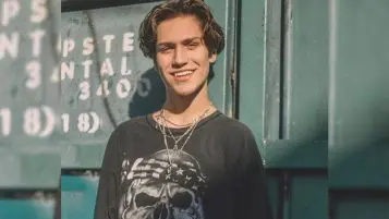 Charli D'Amelio & Chase Hudson officially confirm their breakup