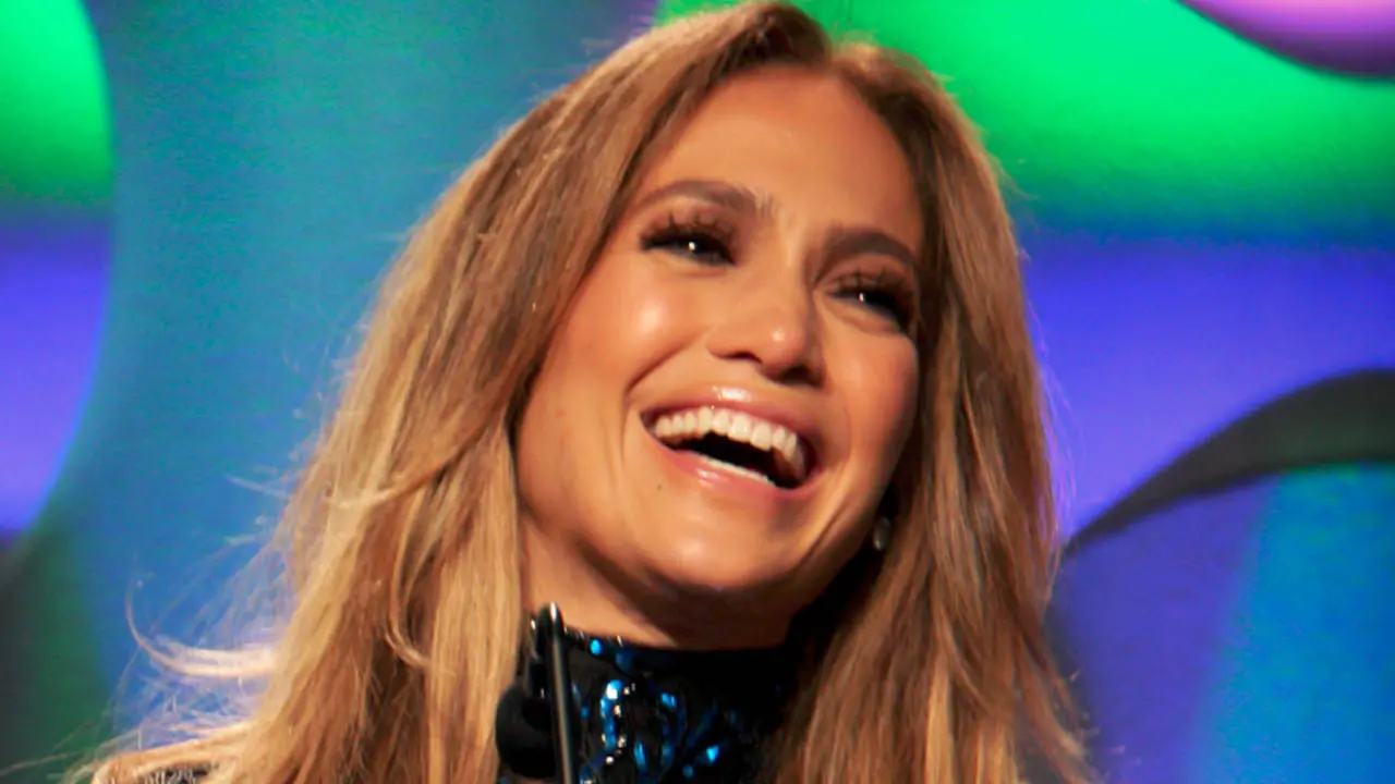 Jennifer Lopez says she loved engagement ring from Ben Affleck