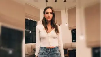 Jessica Alba Savage TikTok Dance Proves She Is Still 19