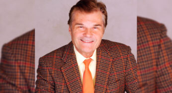 Modern Family pays tribute to Fred Willard who dies at 80