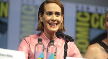 Sarah Paulson Publicized Holland Taylor’s Performance In Netflix Hollywood