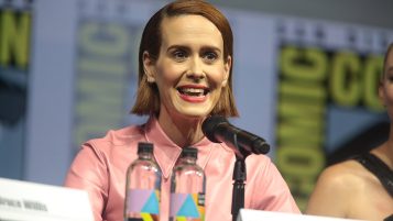 Sarah Paulson Publicized Holland Taylor's Performance In Netflix Hollywood