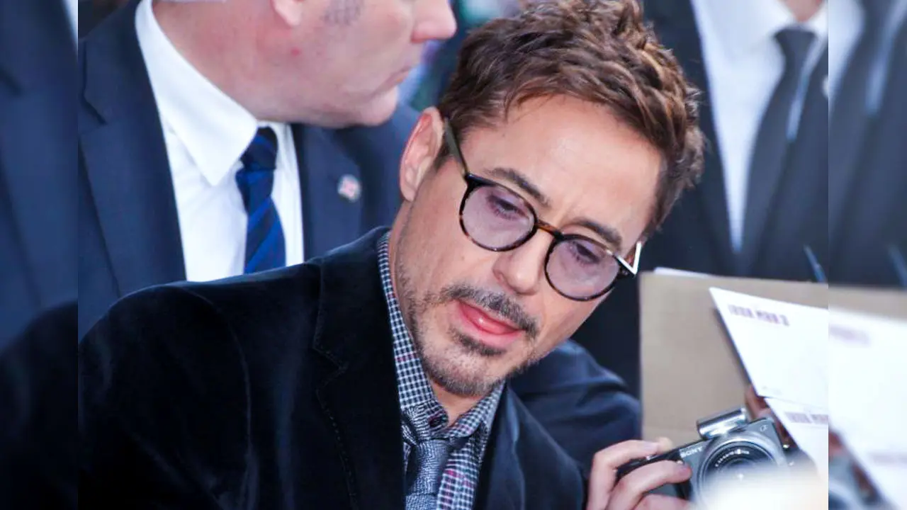 Twitter Comes After Robert Downey Jr For Blackface In Tropic Thunder