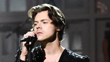 Harry Styles Surpassed 33 Million Spotify Listeners and is in the Top 50!