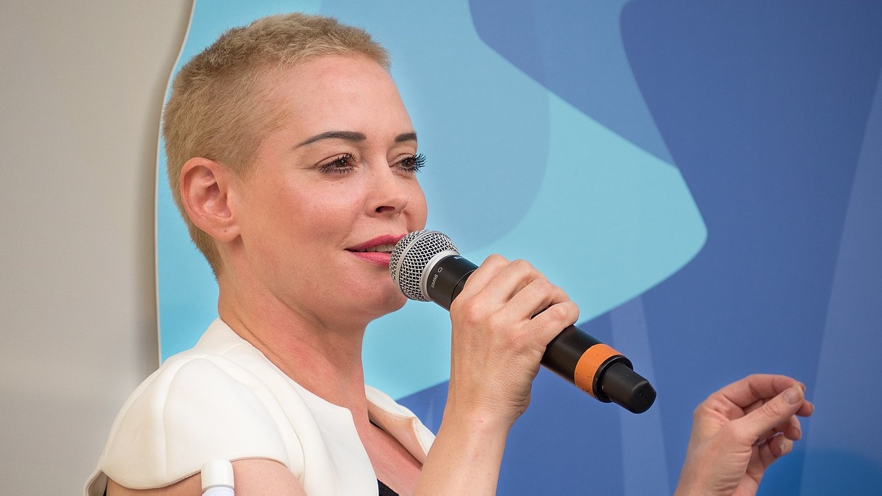 Rose McGowan Tells Black Lives Matter Protesters To Keep Fighting