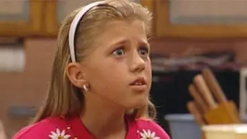 These two Fuller House Stephanie Tanner Throwbacks are so nostalgic!