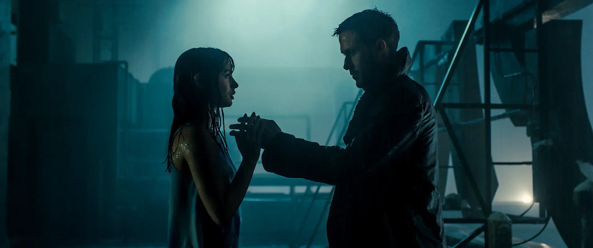 Blade Runner 2049: Better Than The Original? 6 Ryan Gosling and K as Agent K and Joi
