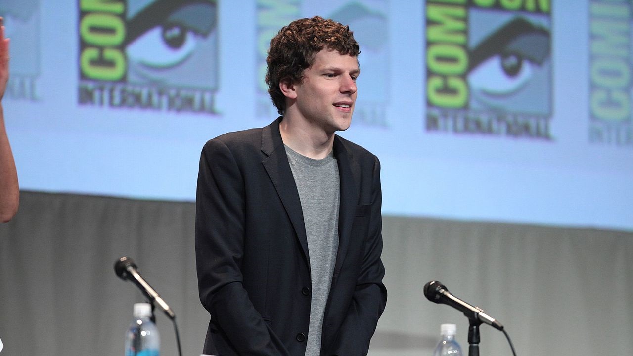 Did Jesse Eisenberg Lash Out At Interviewer To Look Hot?