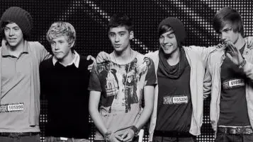One Direction Fans Heartbroken after delayed Reunion!