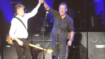 Paul McCartney & Bruce Springsteen Perform 'I Saw Her Standing There' Live!