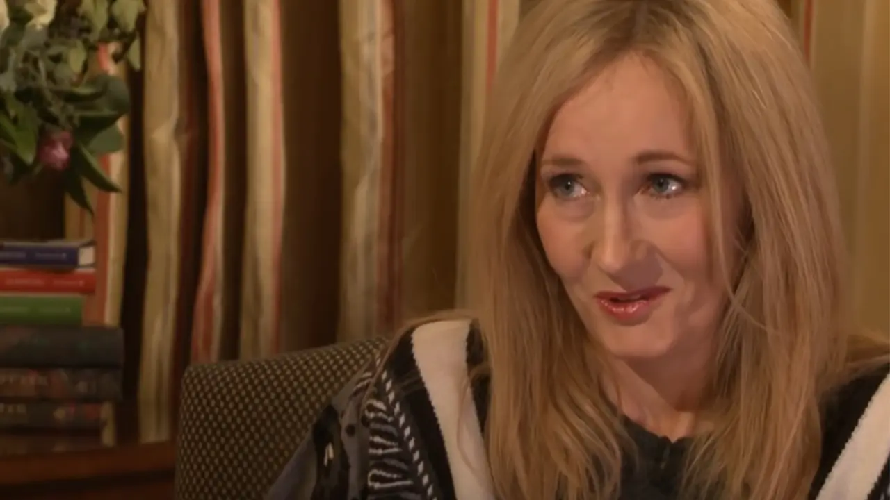 How JK Rowling lost her fans?