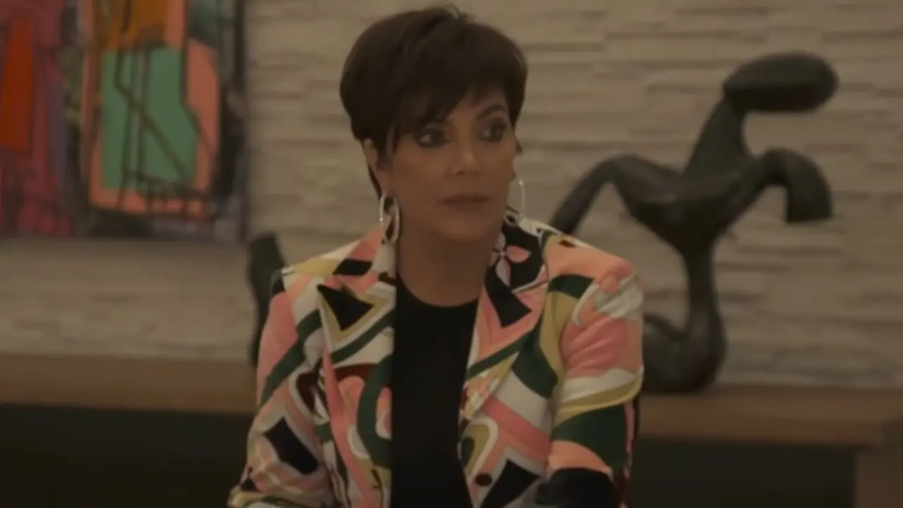 Kris Jenner reacts to Kourtney and Kim Kardashian's fight video