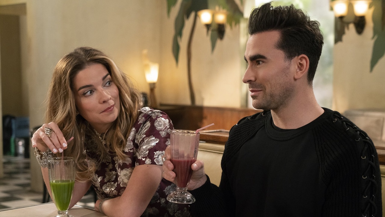 Annie Murphy wants Dan Levy to make a Schitt's Creek Movie!