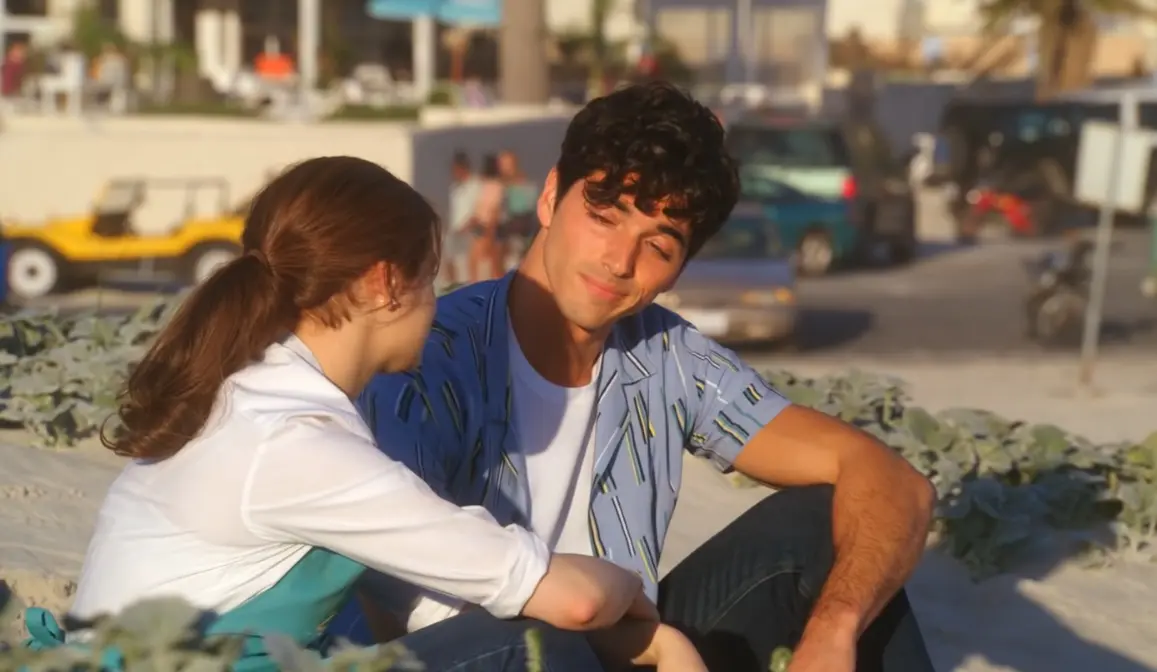 The Kissing Booth 3 Trailer Hints Elle Ends with Marco? 3 Marco becomes shoulder to cry on for Elle