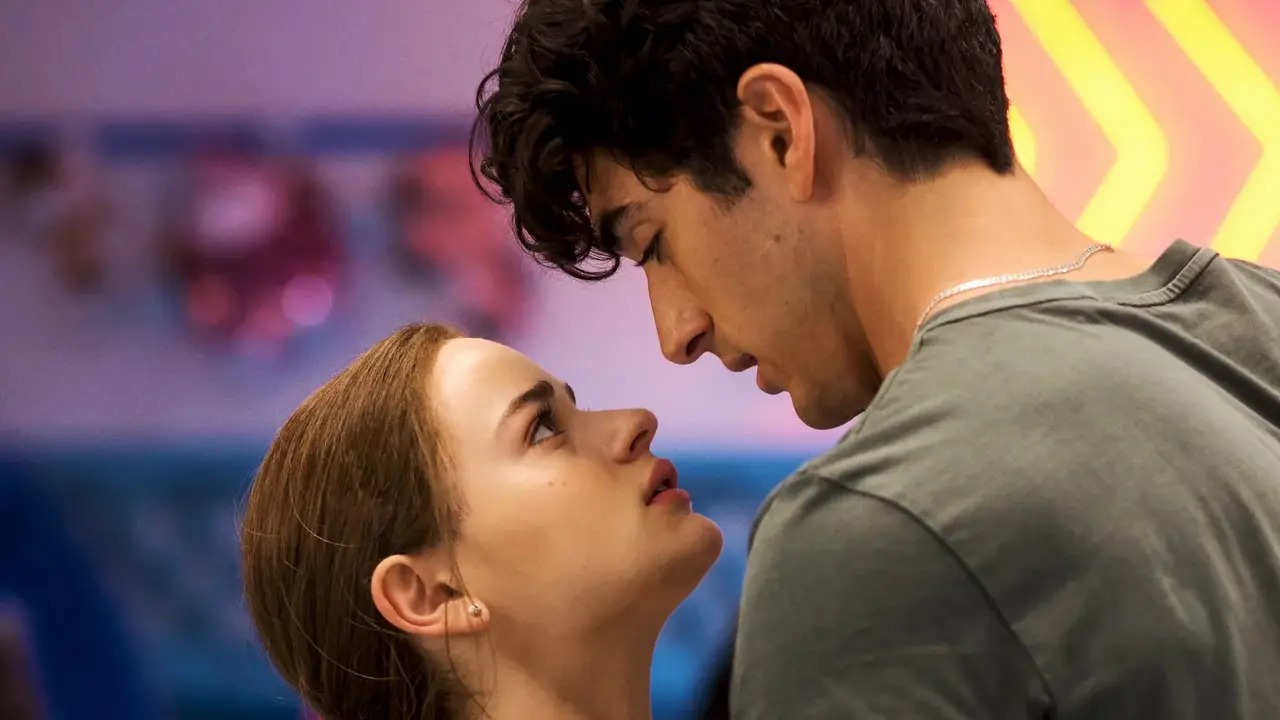 The Kissing Booth 3 Trailer Hints Elle Ends with Marco