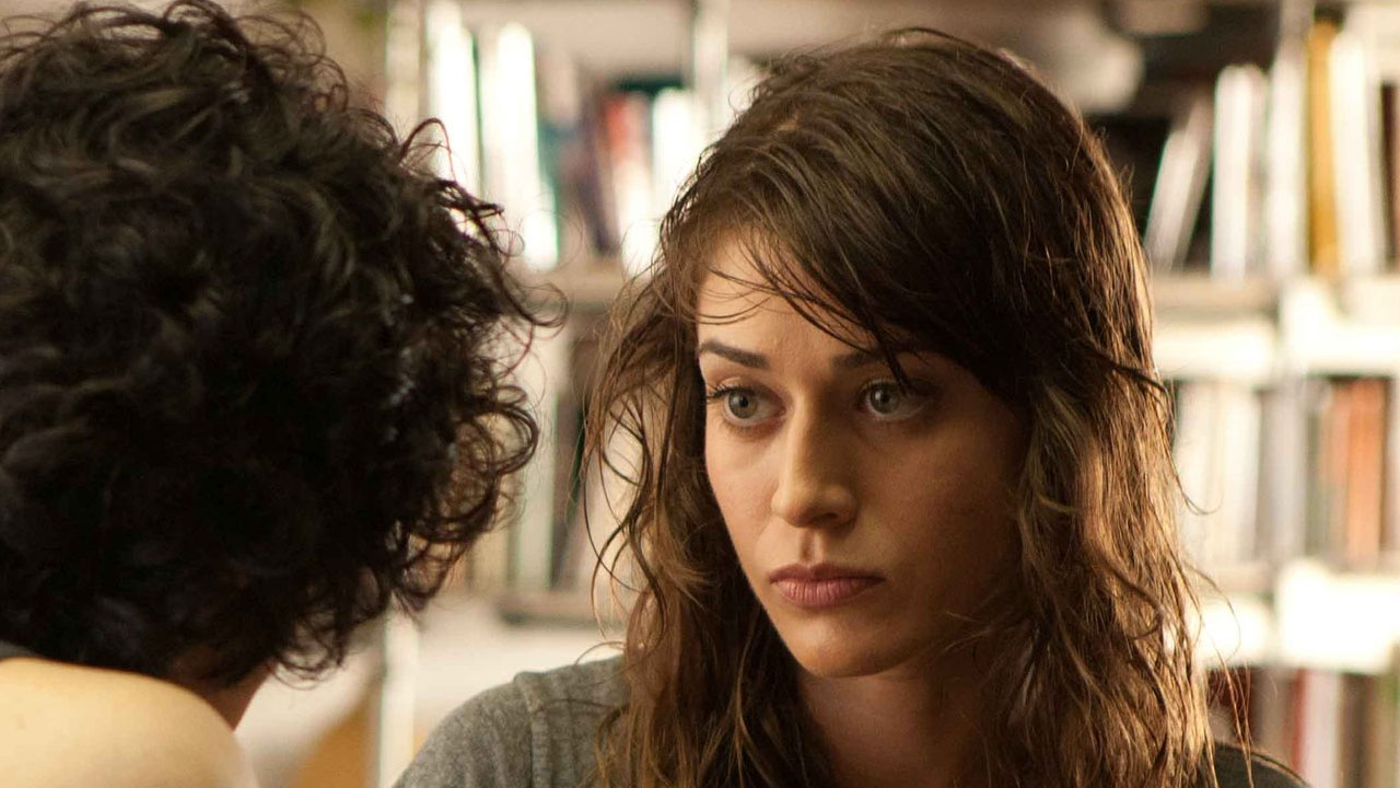 Lizzy Caplan in Save The Date