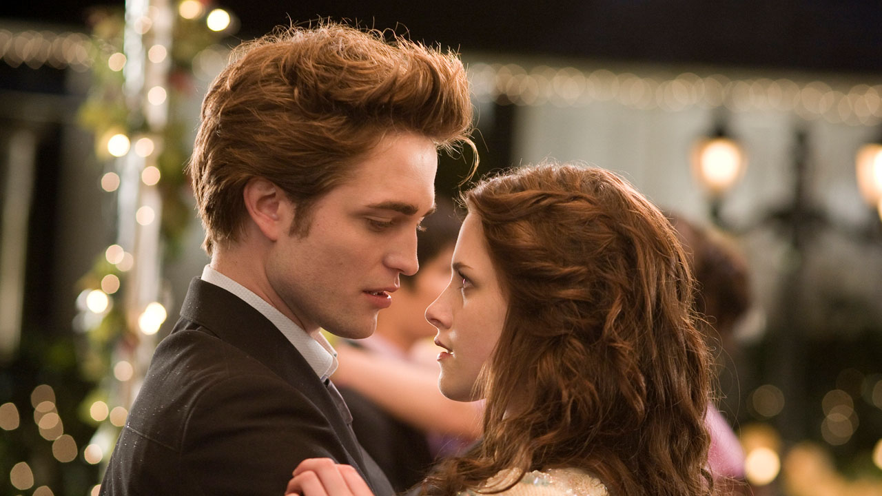 Robert Pattinson and Kristen Stewart in Twilight